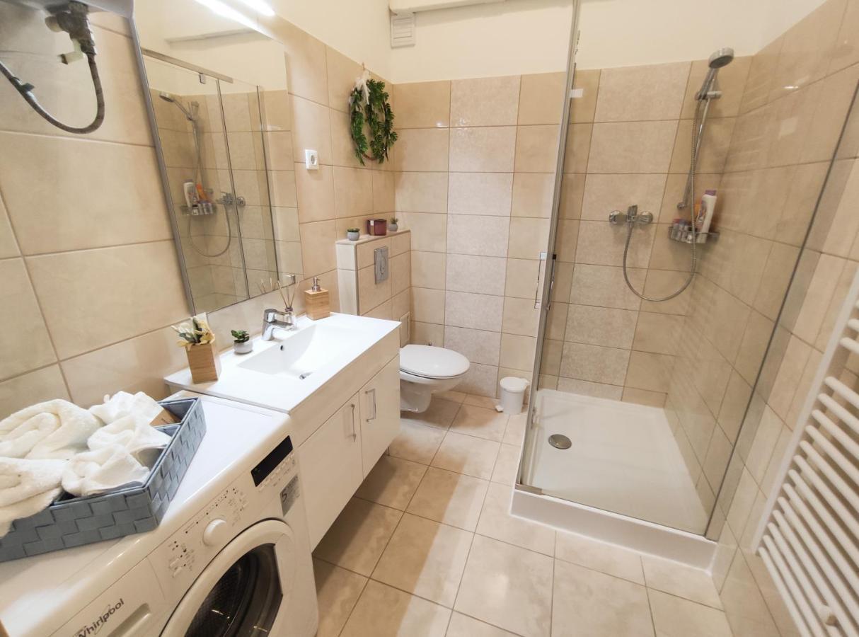 Broadway City Center, Fully Equipped, 4 Person بودابست المظهر الخارجي الصورة